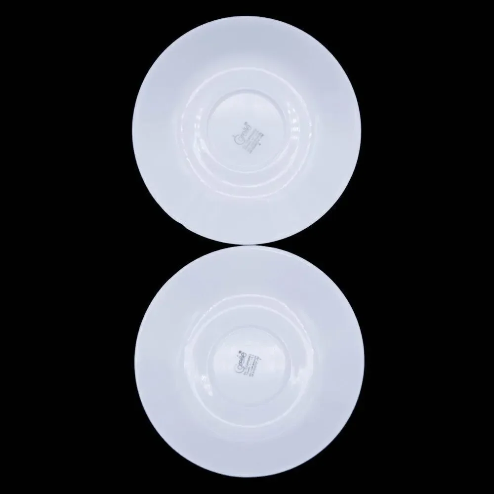Corelle set includes